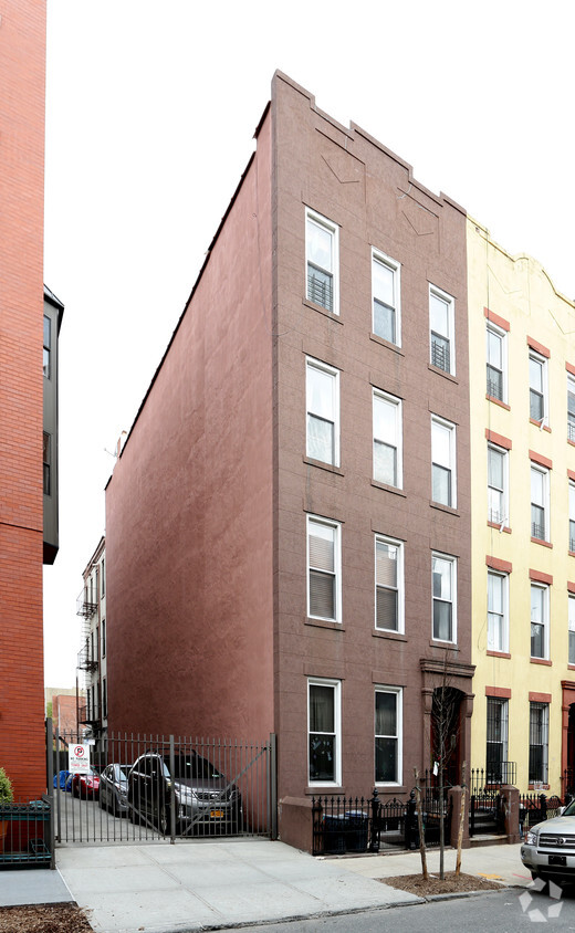 Primary Photo - 542 Henry St