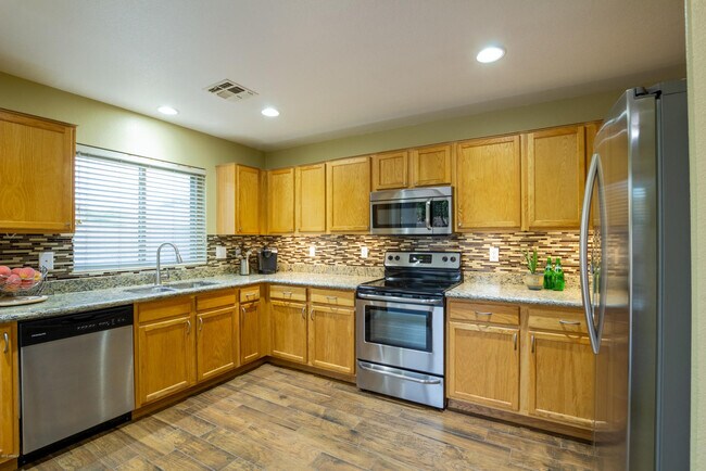Kitchen - 4167 E Sundance Ave