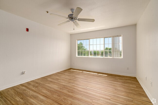 Catalina- 3BR, 2BA - 1151SF - Living Room - Mission Bay Apartments