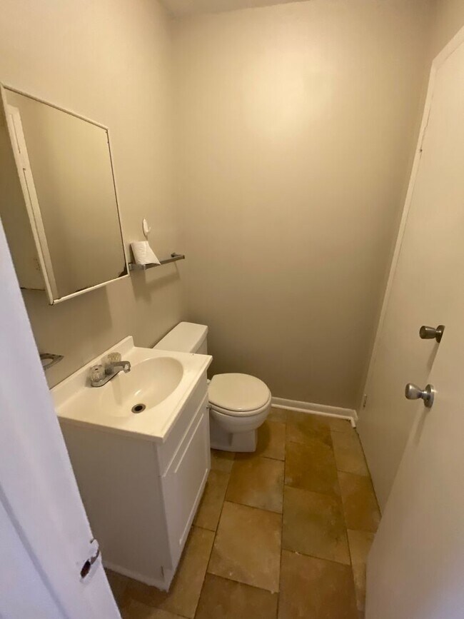 Foto del edificio - 601 Stratford Dr