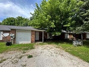 Building Photo - 306 E Thurman St