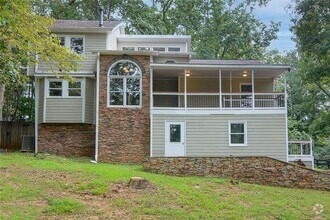 Building Photo - 639 Lakeshore Dr NW