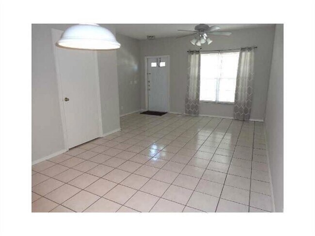 Foto del edificio - 51 Whitehead Cir