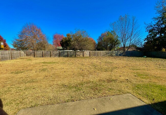 Foto del edificio - Beautiful 3 Bedroom, 2 Bathroom Home in Ce...