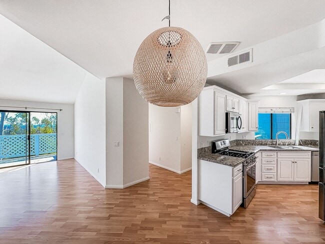 Building Photo - Great 2B/2BA Condo in Scripps Ranch!