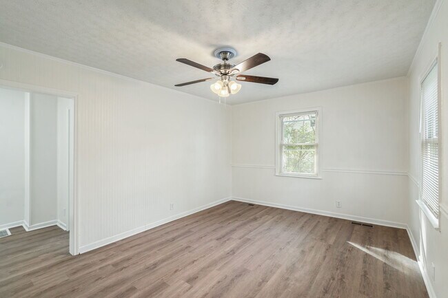 Foto del edificio - 2324 Greenfield Ln