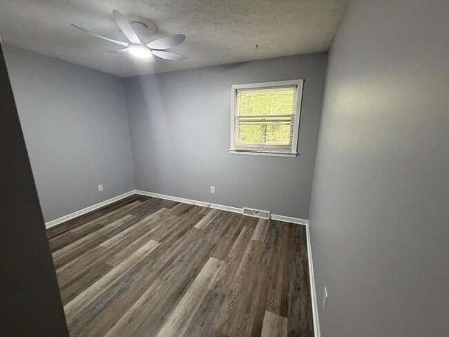 Building Photo - 300 Car-Mol Dr