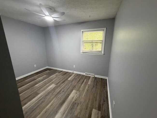 Foto del edificio - 300 Car-Mol Dr