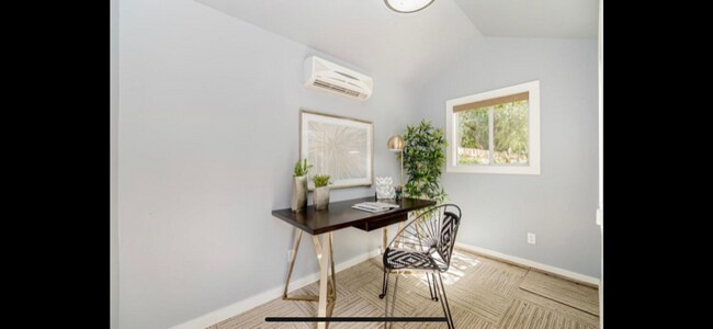 Foto del edificio - 1118 Maple Ln