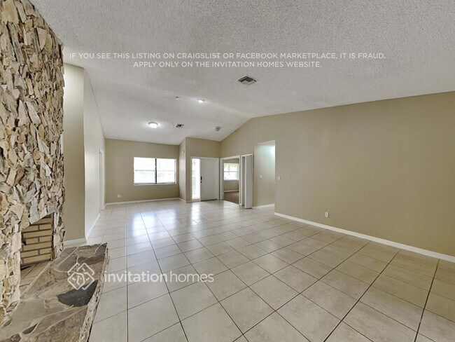 Foto del edificio - 7010 NW 49th Pl
