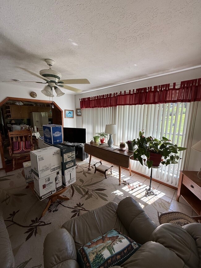 Sunroom and TV - 1121 Linville Creek Rd