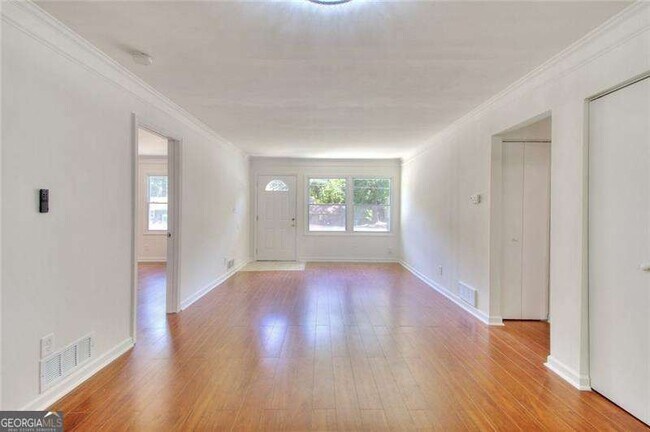 Building Photo - 3946 Green Oak Dr