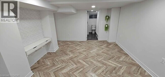 Photo du bâtiment - 6254 Churchill St