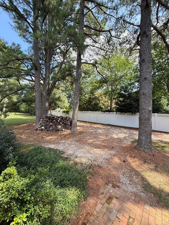 Foto del edificio - 3202 Derby Ln