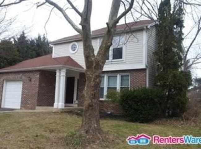 Building Photo - 18835 Cross Country Ln