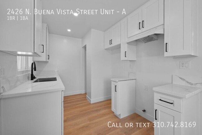 Foto del edificio - 2426 N Buena Vista St