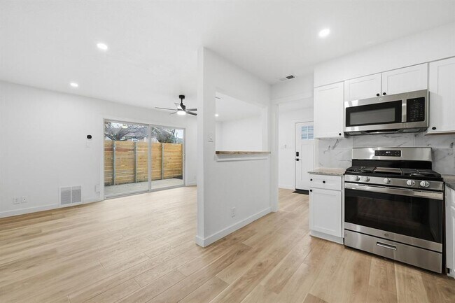 Foto del edificio - 4908 West Gate Blvd