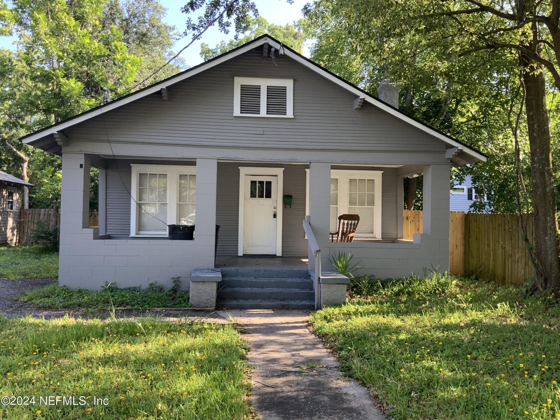 Primary Photo - 2793 Myra St