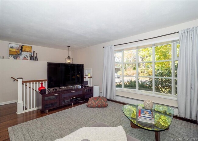 Building Photo - 5 Sniffen Rd