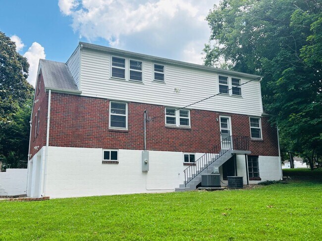 Foto del edificio - 126 Cottage Ln
