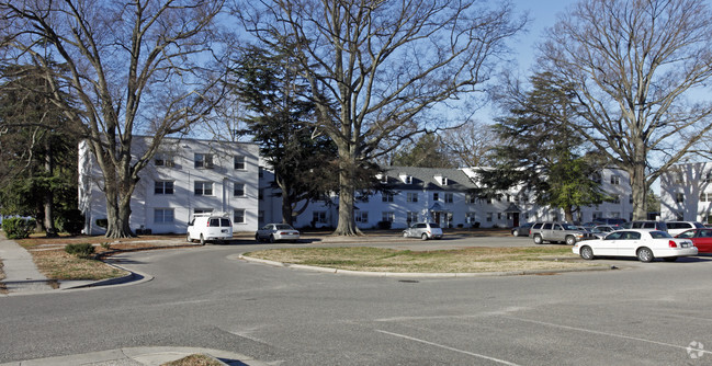 Building Photo - Colonial Landing Apartments