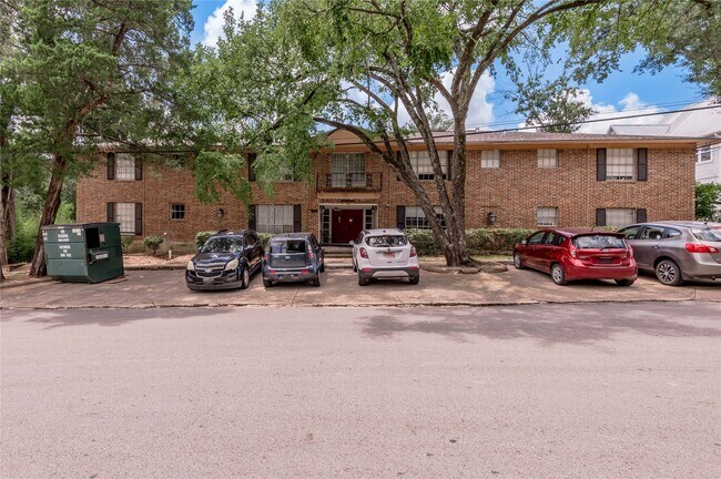 Foto del edificio - 818 University Ave