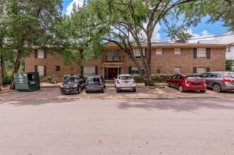 Building Photo - 818 University Ave