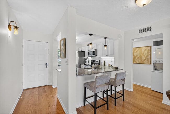 Foto del edificio - 12790 Briarlake Dr