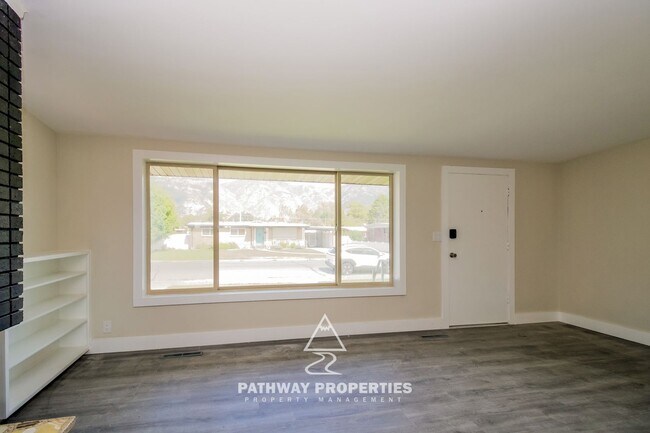 Foto del edificio - Charming 5-Bedroom Home in Provo’s Cottonw...
