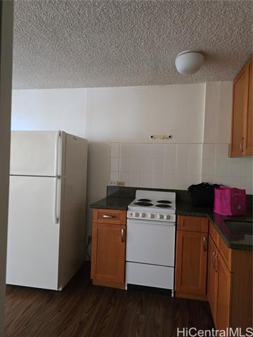 Building Photo - 1560 Kanunu St