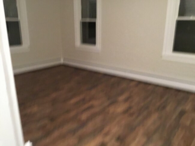Foto del edificio - 214 W Barkley St