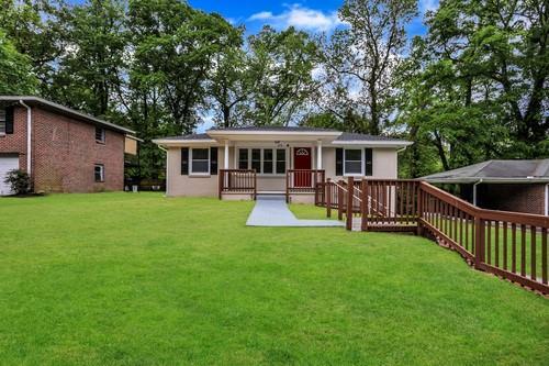 Primary Photo - 172 Oakcliff Ct NW