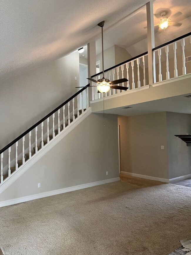 Building Photo - Beach Access 5BR 3Bath Home in Mary Esther