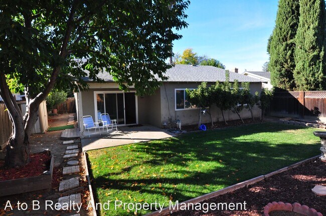 Building Photo - 3 br, 2 bath House - 126 Avenida Espana