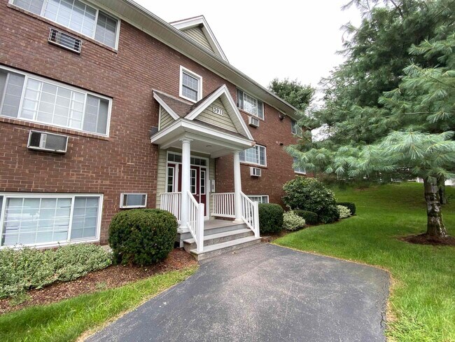 Foto del edificio - 3981 Brown Ave