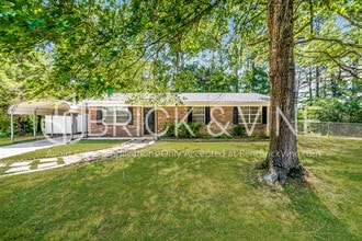 Building Photo - 8208 Kelly Dr