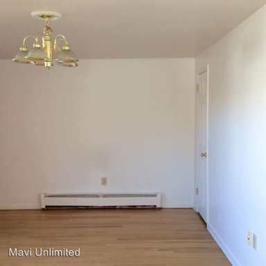 Building Photo - 4630 Pierce St