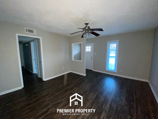 Photo - 3 Bedroom Home for Rent in Memphis, TN | Brick Fireplace & Fenced Backyard