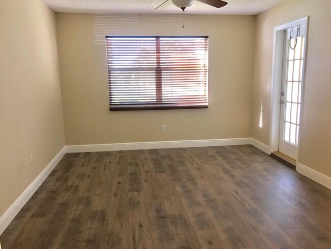 Foto del edificio - 7780 Stone Harbour Dr
