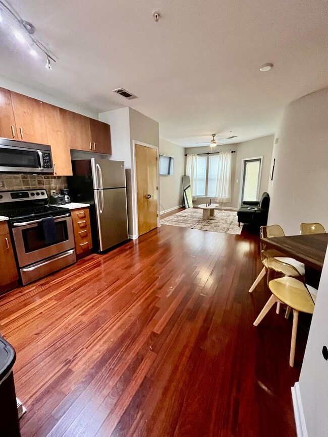 Foto del edificio - 898 Oak St SW