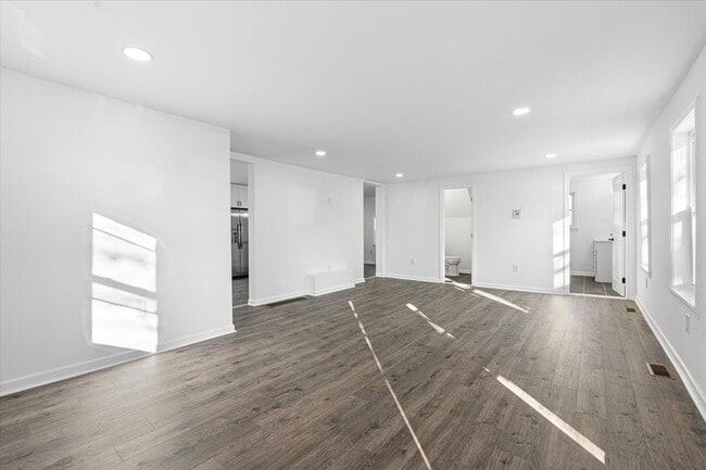 Building Photo - 53 Owasco St