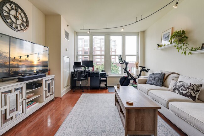 Foto del edificio - 1125 Maxwell Ln