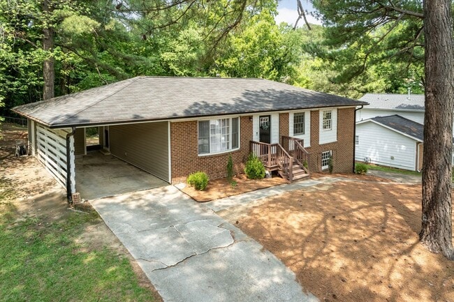 Building Photo - 2212 Foxtrot Rd