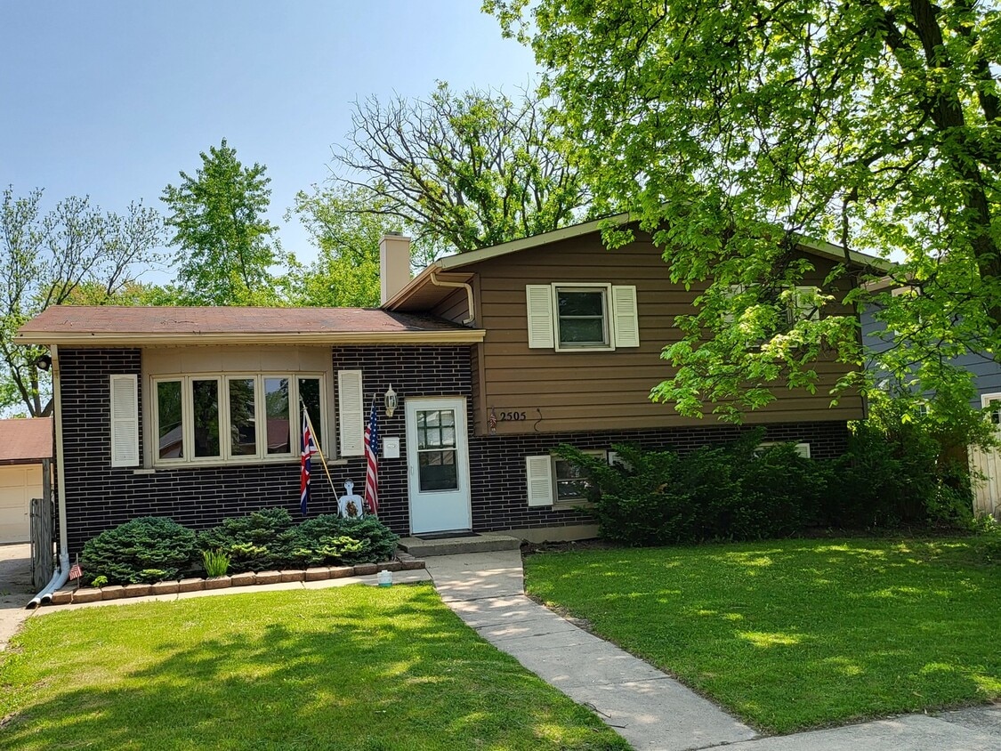2505 N Frolic Ave, Waukegan, IL 60087 House Rental in Waukegan, IL
