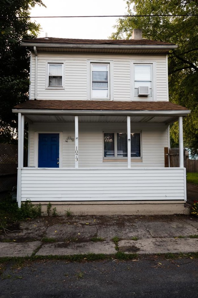Building Photo - 3 bedroom in Easton PA 18042