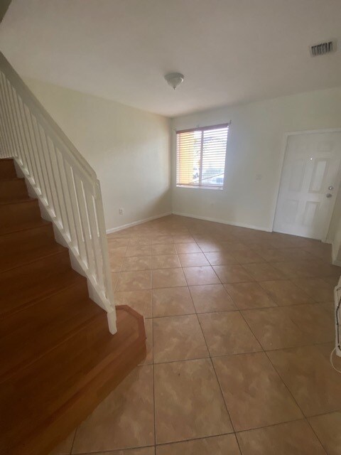 Living room - 2612 SE 15th Plz