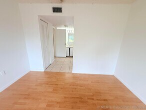 Building Photo - 4304 NW 9th Ave