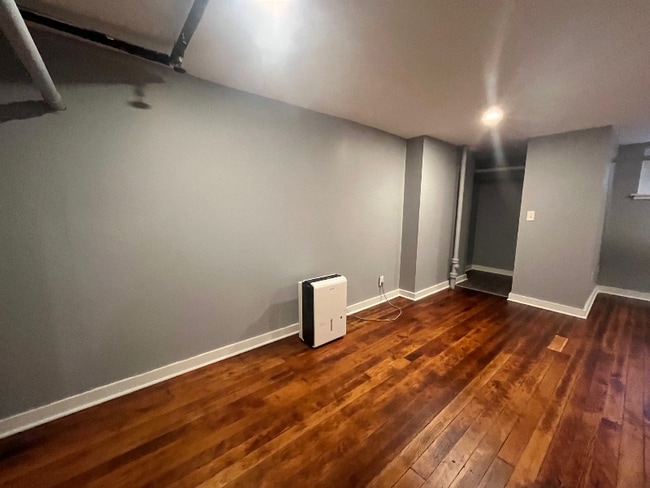 Building Photo - 1830 N Oakland Ave