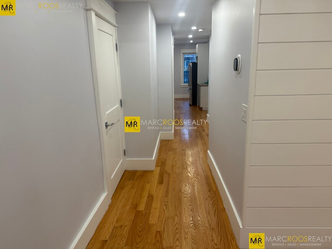 Foto principal - 331 Chelsea St