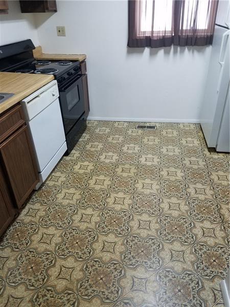 Foto del edificio - 3121 Laurel Ridge Cir